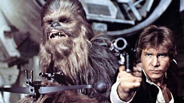 Star Wars (1977): Sinemadaki ticari algıyı tamamen değiştiren ve günümüzün bilim kurgu filmlerine ortam hazırlayan Star Wars, Times eleştirmenleri tarafından mutlaka izlenmesi gereken bilim kurgu filmleri listesinin bir numarasında.