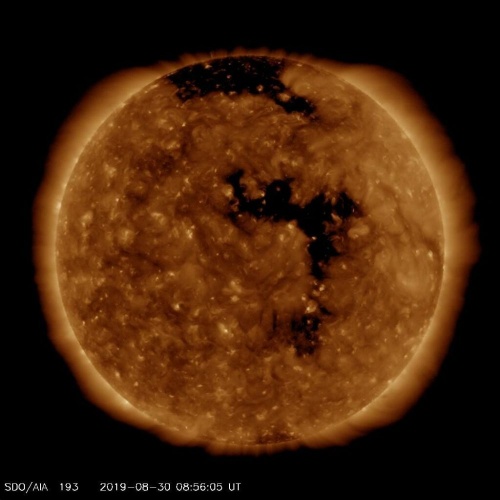 Özel bir filtre kullanan Güneş Dinamikleri Gözlemevi'nin elde ettiği Güneş yüzeyinin görüntüsü.