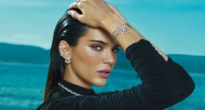 Kendall Jenner moda devi için kamera karşısında