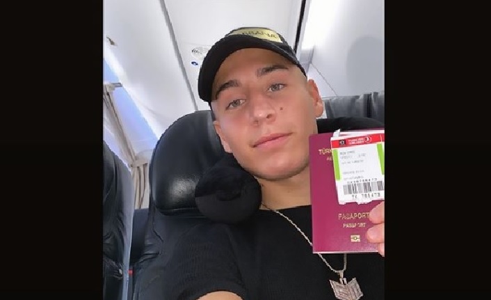 Emre Mor Dan Instagram Paylasimi Geldi Ajans 1905 Armanin Pesinde Bir Hayat The Life In Pursuit For An Emblem