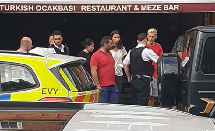 Mesut Özil'e bıçaklı saldırı girişimi