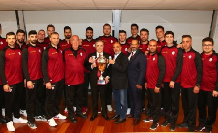 Şampiyon Takımımız Başkan Mustafa Cengiz'i ziyaret etti