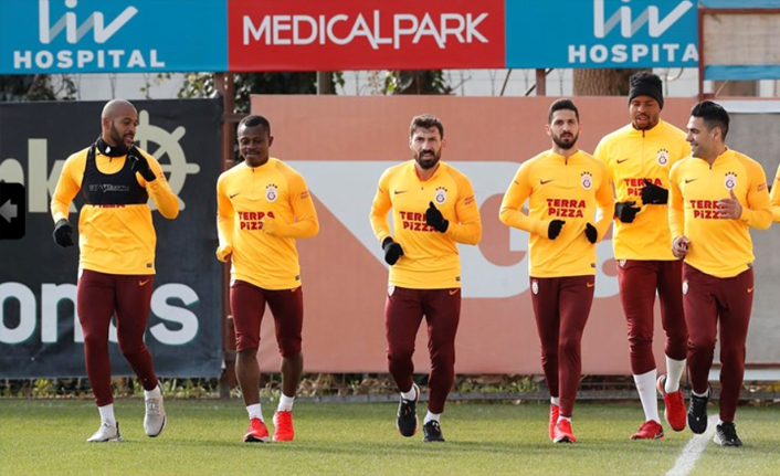 Galatasaray Mert Hakan Ve Emre Kilinc Ile Anlasti Iddiasi Ajans 1905 Armanin Pesinde Bir Hayat The Life In Pursuit For An Emblem