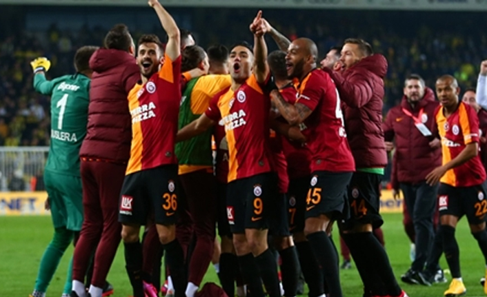 Galatasaray'dan futbolculara iki seçenek: Ya feda, ya ertele