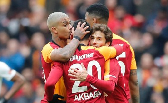 Galatasaraylı futbolculardan özel yardım!