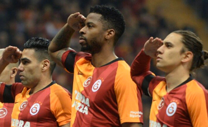 "Fedakarlık" yapan Galatasaray'da kalacak