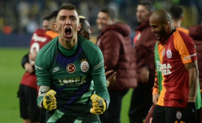 Galatasaray'da Fernando Muslera sürpriz peşinde