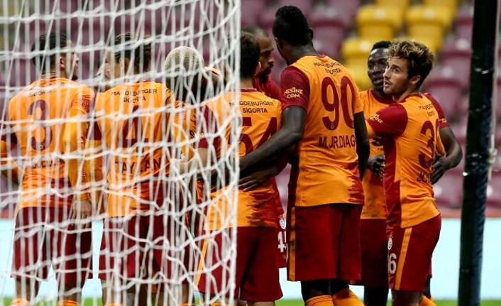 Galatasaray'da Saracchi transferi için gözler Angelino'da