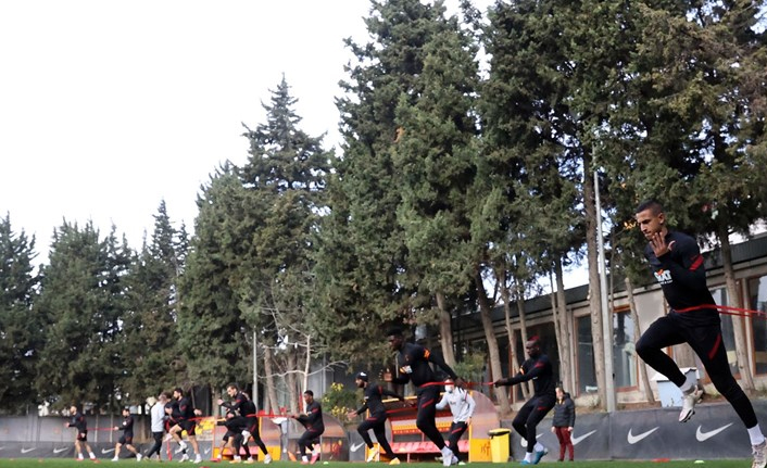 Fatih Terim'den futbolculara; "Ayağa kalkmalıyız"