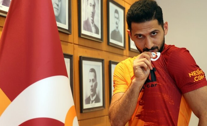 Galatasaray, Emre Akbaba ile sözleşme uzattı