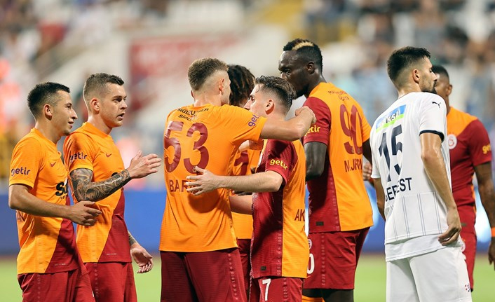 Galatasaray'da Mbaye Diagne saç baş yoldurttu!