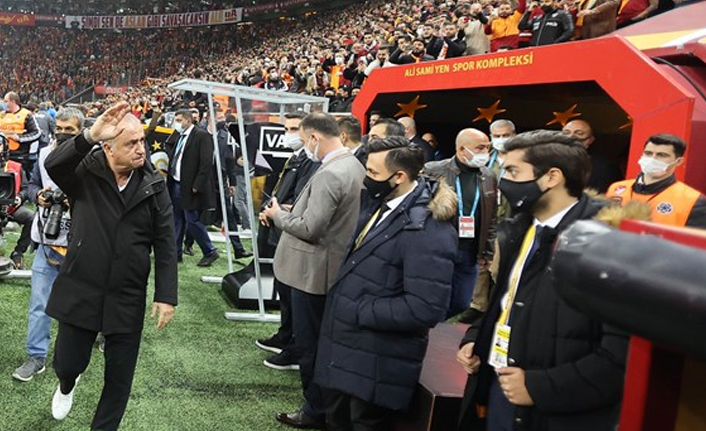 Fatih Terim'den futbolculara: "Derbiyi unutun, unutturun"