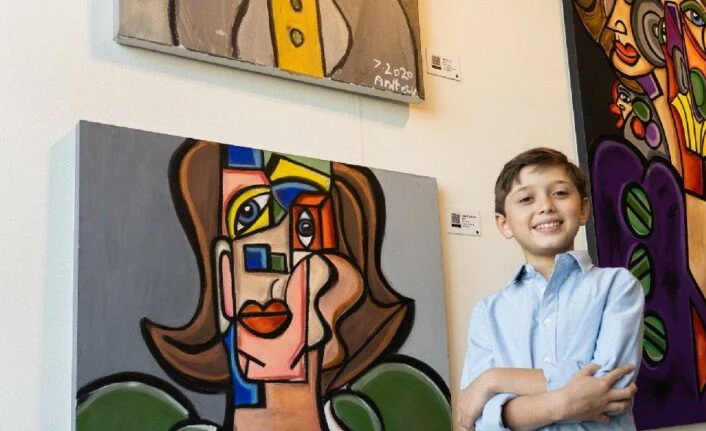 10 yaşındaki ressam koleksiyonerleri büyüledi