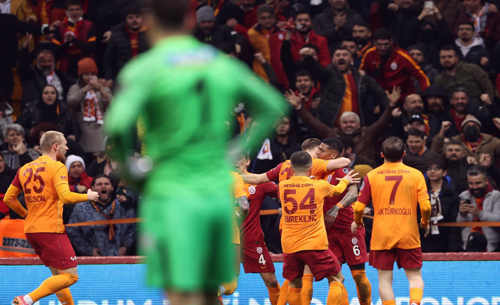 Galatasaray'da futbolculara maaş dopingi