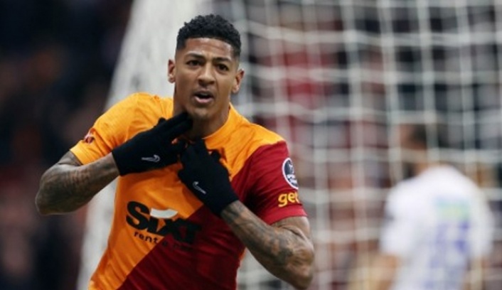 Galatasaray'da Aanholt'a teklif gelmezse fesih!