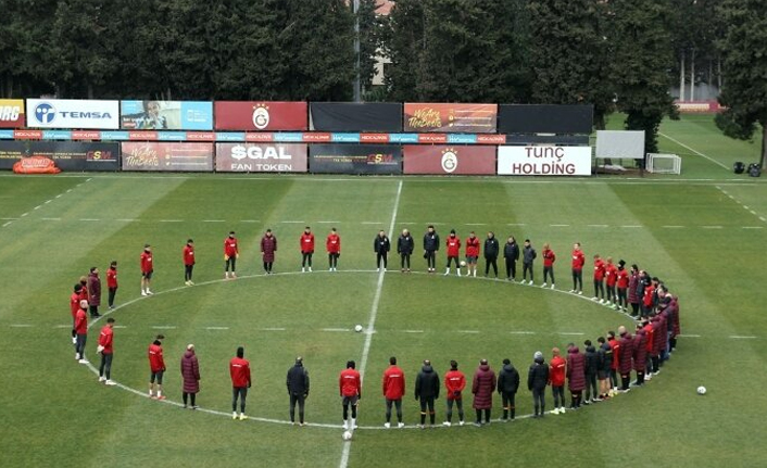 Galatasaray'dan saygı duruşu