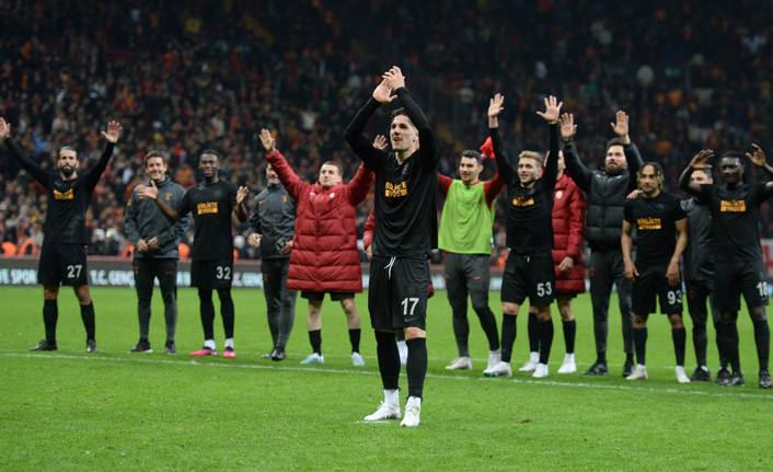 Galatasaray'da alkışlar 12. adama