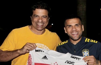 Dani Alves, Sao Paulo'ya transfer oldu
