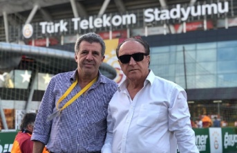 Galatasaray - Kasımpaşa Maç Önü (Falcao Taraftarla...
