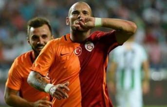 Sneijder'den Fenerbahçe paylaşımı: "Ağlama"