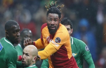 Galatasaray'ın ilk transferi Christian Luyindama!