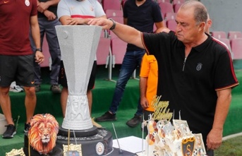Galatasaray’da Gündem Transfer, Soru Cevap Özel Canlı Yayını! Albert Riera’dan ilk tespitler