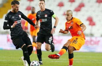 Feghouli kafayı Sneijder'in istatistiğine taktı