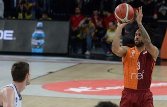 Galatasaray Nef, Anadolu Efes önünde farklı başladı!