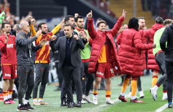 Galatasaray'ı taraftarı yine yalnız bırakmadı!